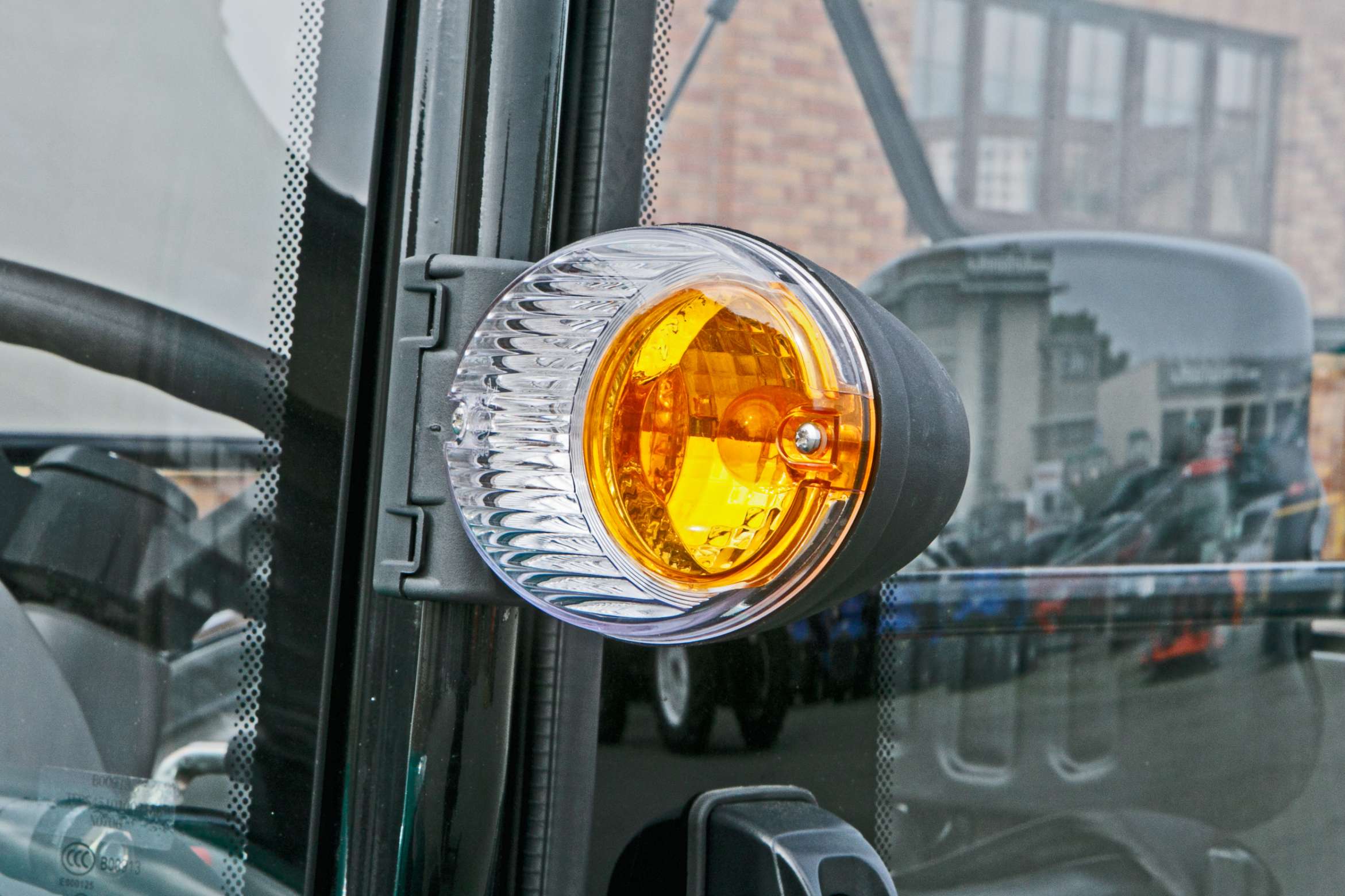 Ciągnik rolniczy Arbos 2025 Stage V widok na oświetlenie