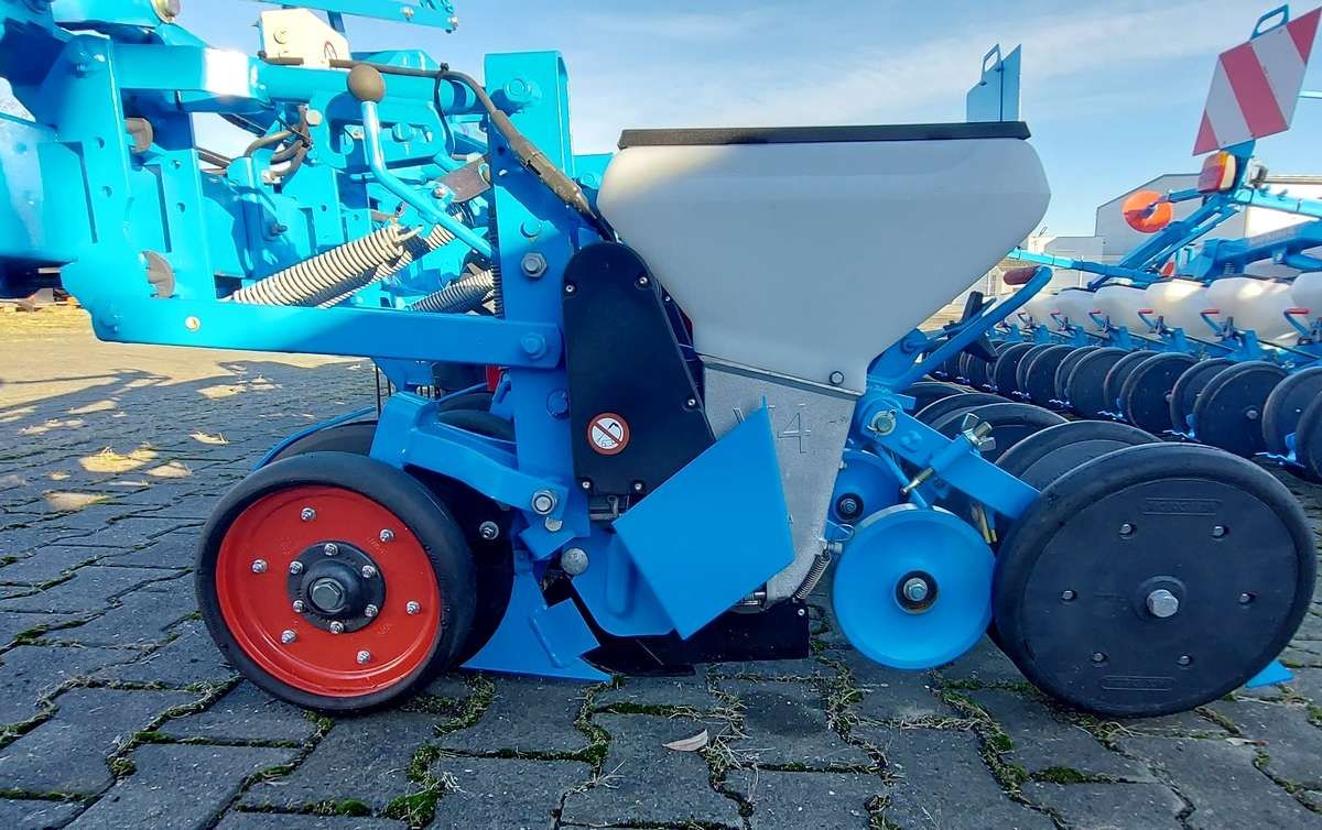 Sekcja wysiewająca siewnika punktowego MECA V4E z napędem elektrycznym