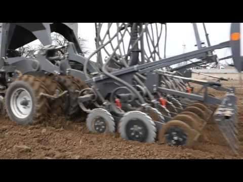 Embedded thumbnail for Pokazy polowe FENDT Demo Tour AGRO Lipiny 8.04.2016