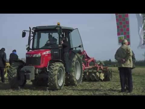 Embedded thumbnail for Pokazy nowości Massey Ferguson 2015 - Poniatów 09.04.2015