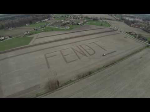 Embedded thumbnail for Pokazy polowe Nowości FENDT - Landek 18.04.2015