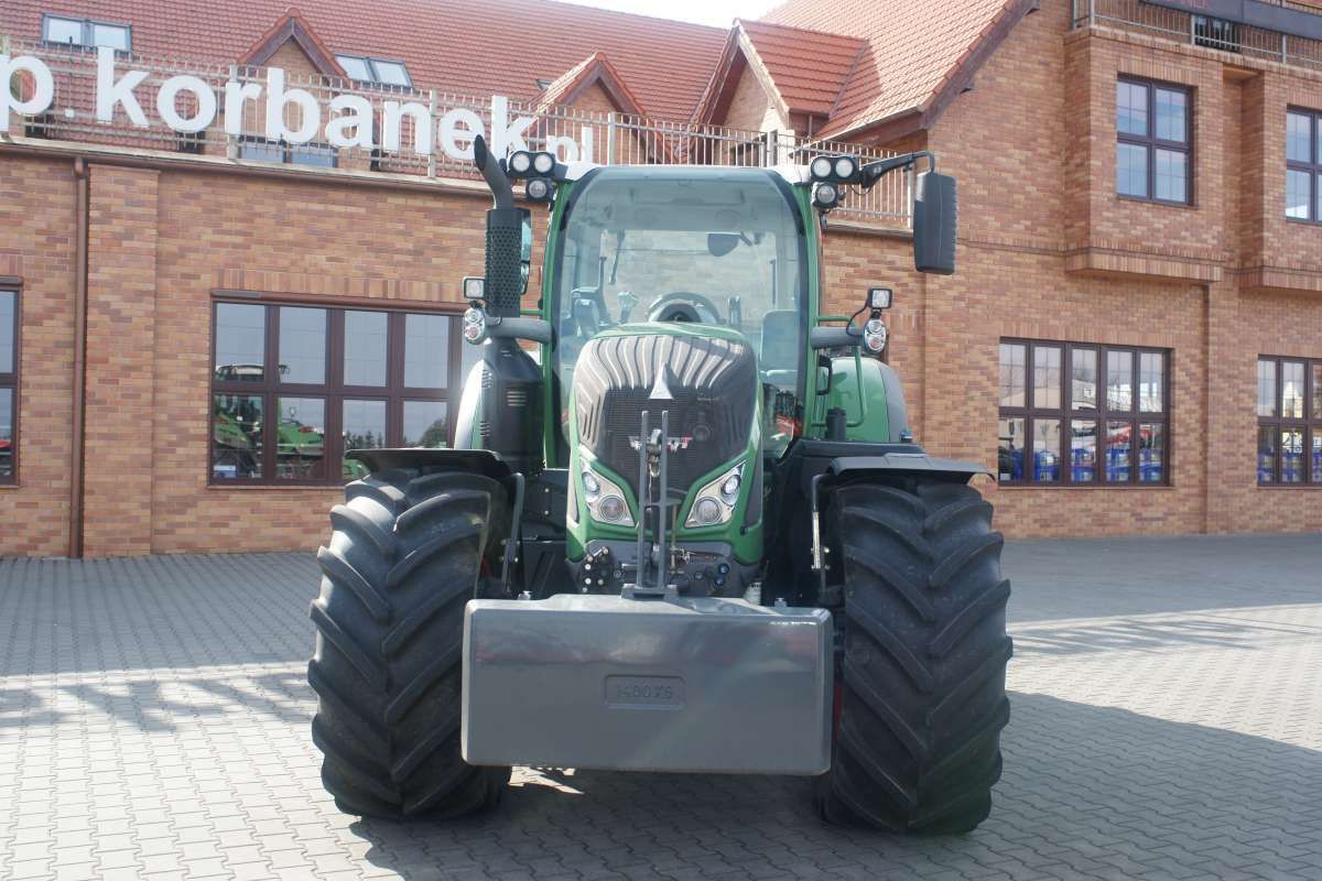 Ciągniki Rolnicze Fendt Vario 718 z obciążnikiem
