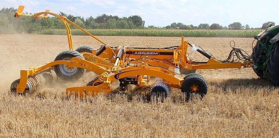 Agisem Agregat talerzowy MaxiMulch Agisem Agregat talerzowy MaxiMulch na polu