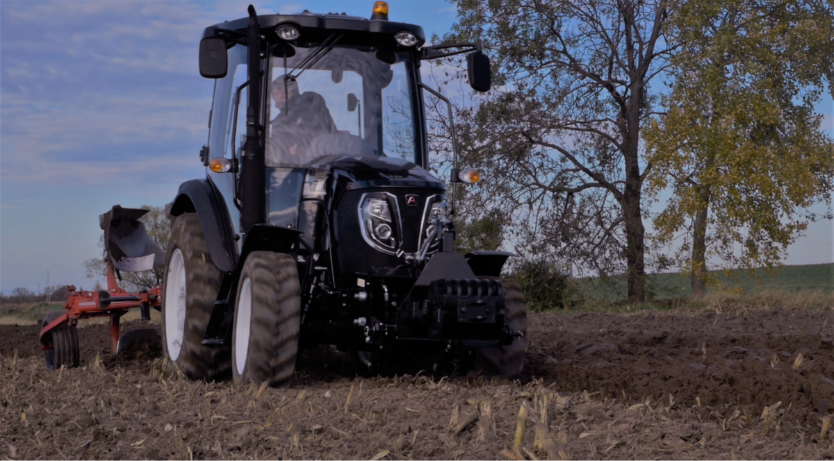 3055 do gospodarstwa lub prac komunalnych! Ciągnik serii 3000, model 3055 do każdego gospodarstwa. Arbos Lovol Korbanek