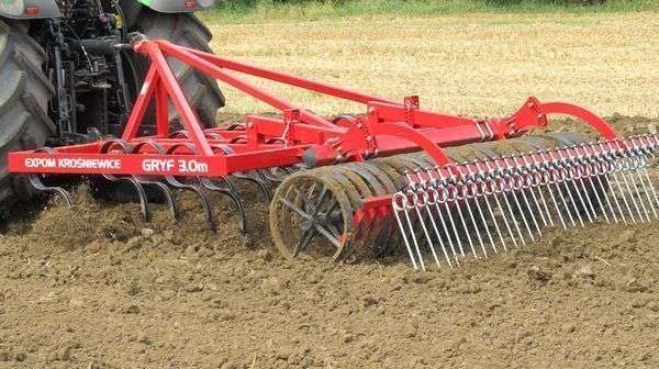 przystawka do zbioru słonecznika kombajn Rostselmash Vector 425 adapter do zbioru słonecznika kombajn Rostselmash Vector 425 w ofercie firmy Korbanek