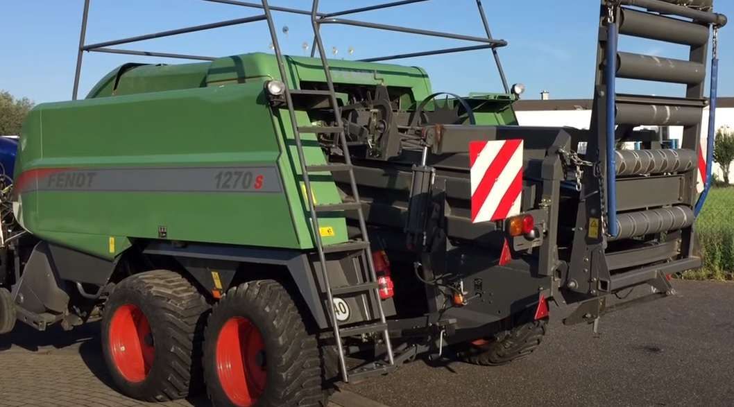 Prasa kostkująca 1270 z tyłu Prasa Fendt 1270 widok na tył
