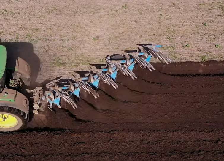 Variopal Lemken widok z góry Pług obrotowy VariOpal widok z góry