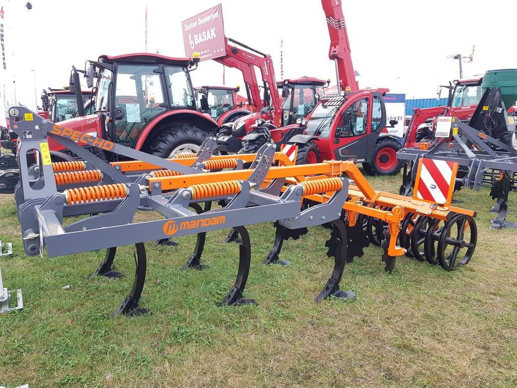 Kultywator podorywkowy SPEC HD firmy MANDAM Kultywator podorywkowy SPEC HD firmy Mandam na targach rolniczych AGRO-SHOW Bednary