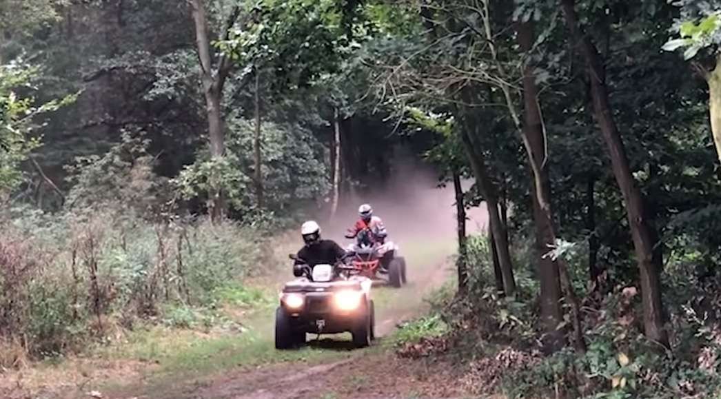Polaris 570 podczas jazdy w terenie