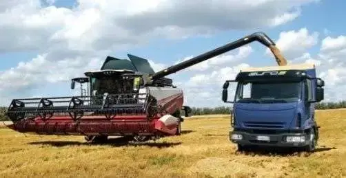 Rostselmash Vector 425 spręzyny odpowiedzialne za mechaniczne kopiowanie terenu